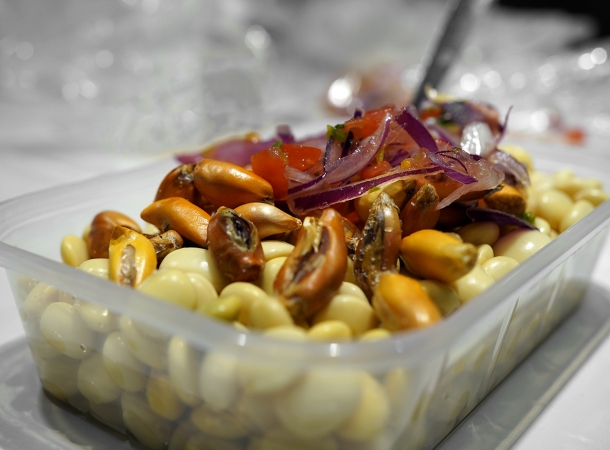 illustrative photo of the cured lupini beans with toasted corn from Rincon Costeno